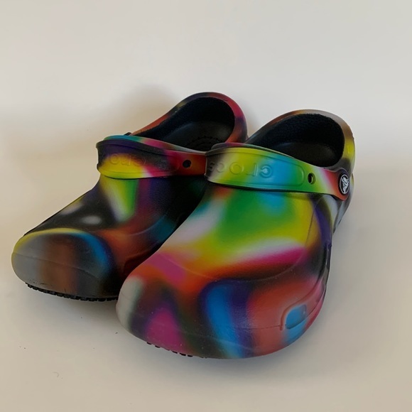 Crocs Women’s Size‎ 8 Multicolored Shoes - Picture 2 of 9